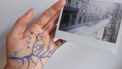 Audiotour "Dentro" conduz o público, por meio de fones, a um passeio guiado pelo Sesc 24 de Maio