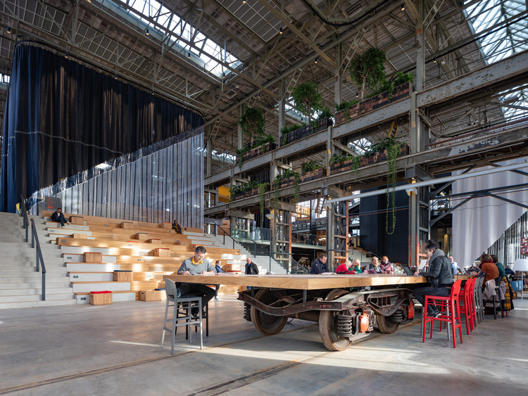 LocHal Library / CIVIC architects + Braaksma & Roos architectenbureau + Inside Outside + Mecanoo, © Ossip Architectuurfotografie