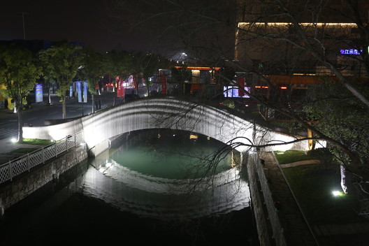 World's Largest 3D-Printed Concrete Pedestrian Bridge Completed in China World's Largest 3D-Printed Concrete Pedestrian Bridge Completed in China - Image 11 of 20