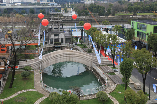 World's Largest 3D-Printed Concrete Pedestrian Bridge Completed in China World's Largest 3D-Printed Concrete Pedestrian Bridge Completed in China - Image 9 of 20