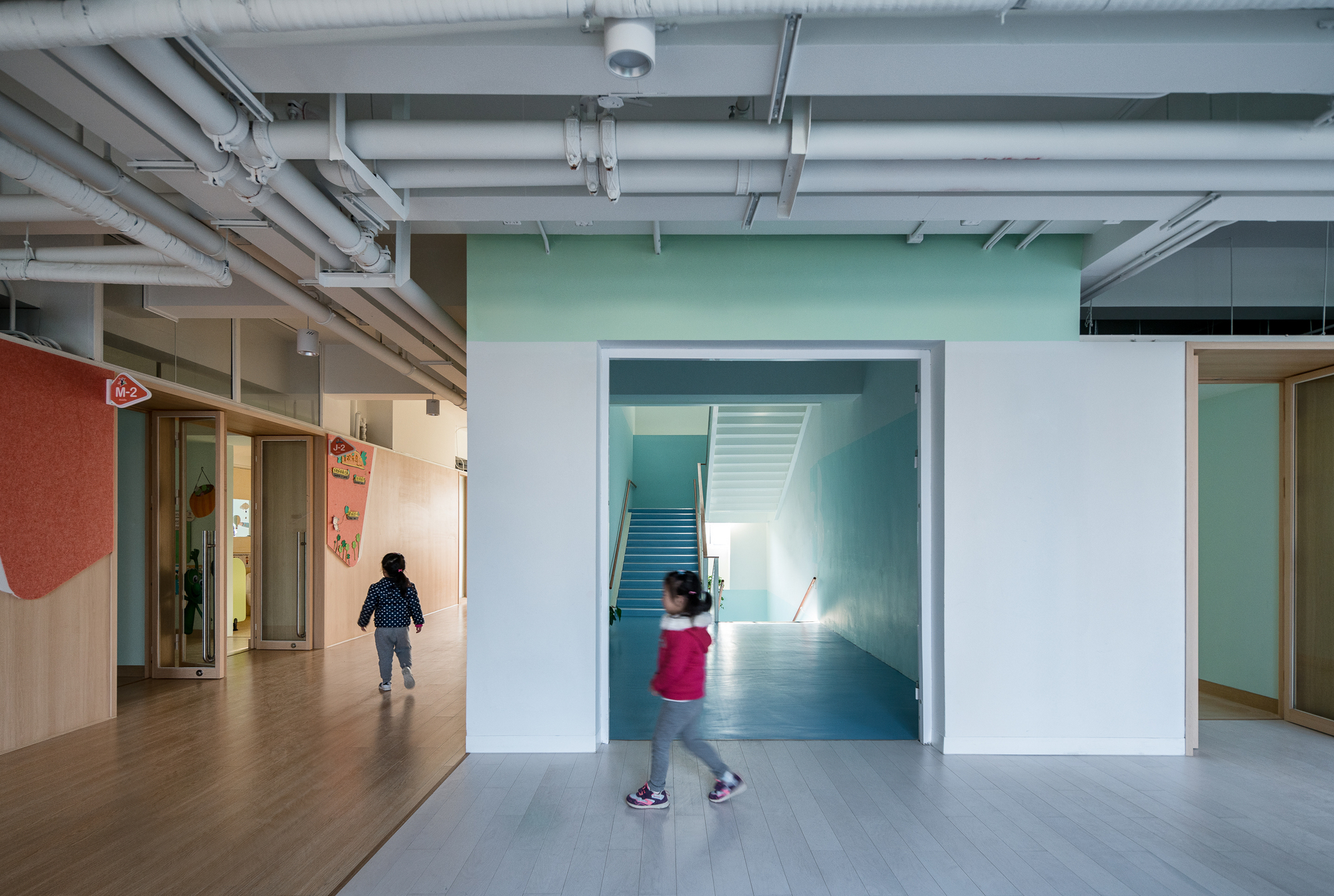 https www archdaily mx mx 932935 jardin infantil olion atelier archmixing 5c414e05284dd1329600008b baoshan beibeijia olion kindergarten atelier archmixing photo
