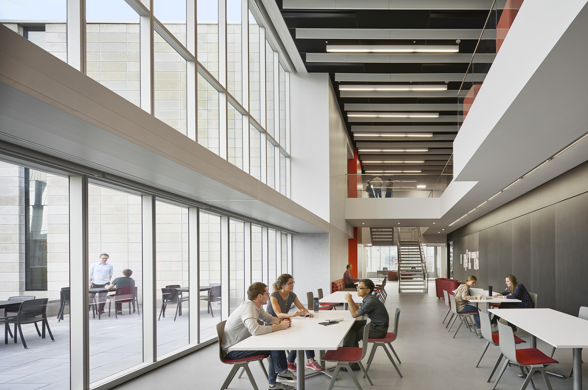 Gallery of University of Chicago Physics Research Center / Perkins