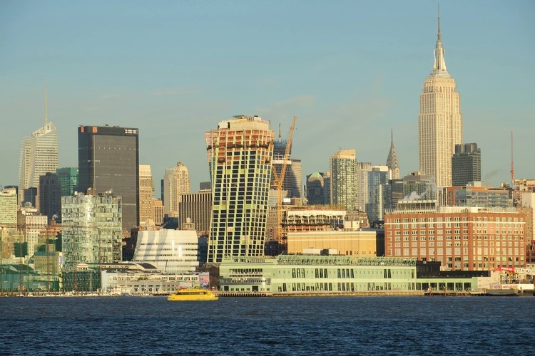 Novas fotografias mostram o andamento das obras do conjunto The Eleventh do BIG em Manhattan - Mais Imagens