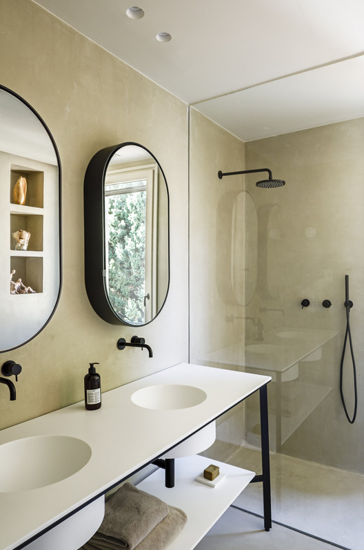 Single-Family House Renovation in Barcelona / Lucia Olano Lafita Architect - Image 3 of 21