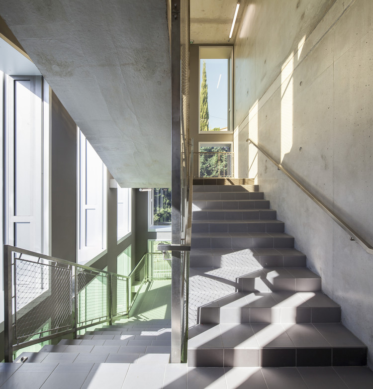 Simone Veil Middle School in Nice / Comte & Vollenweider - Handrail