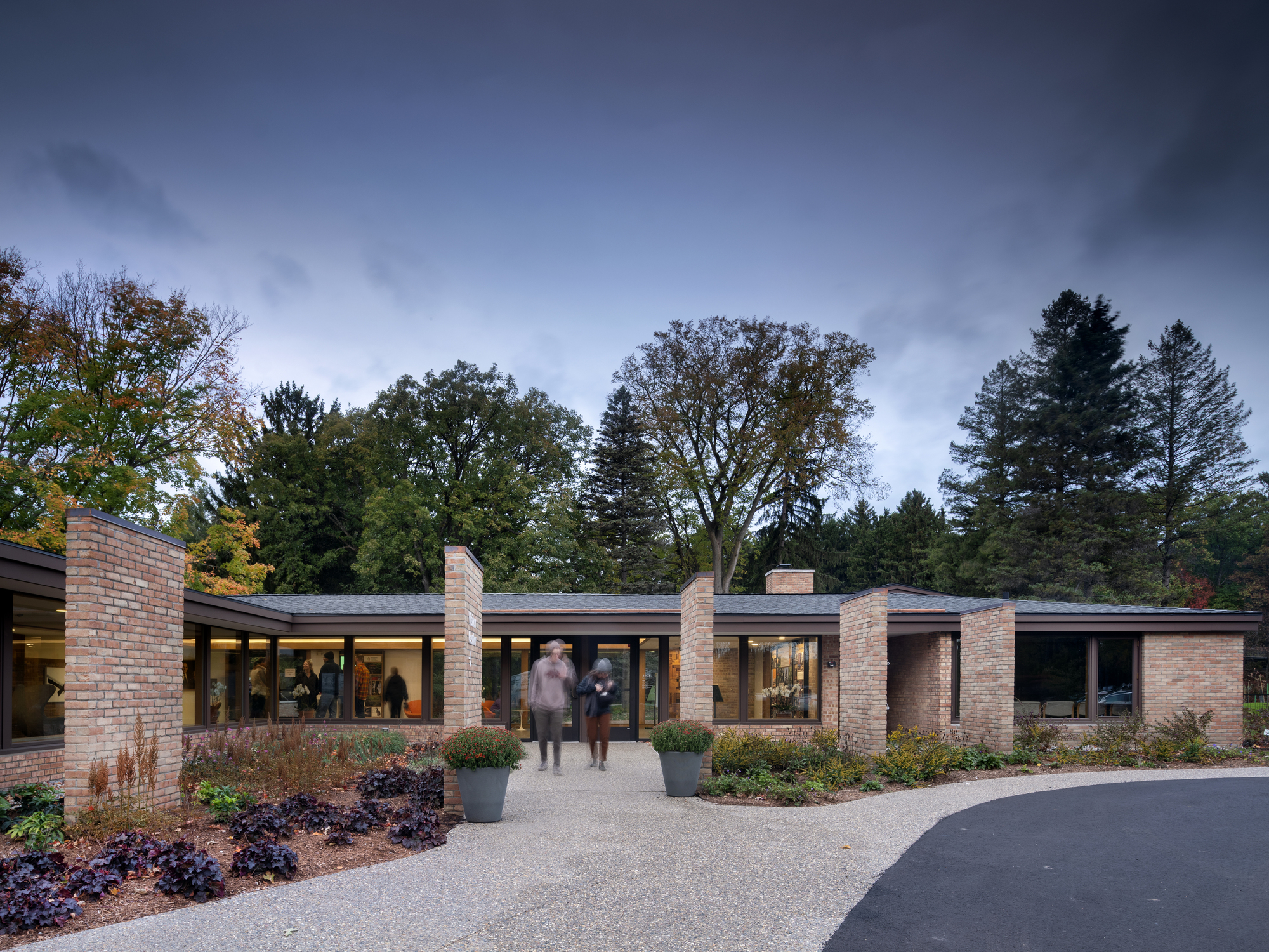 Gallery of Whiting Forest of Dow Gardens / Metcalfe 12