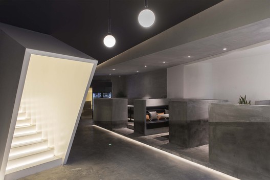 Variation In The Crack • Park Qian / FON STUDIO - Image 8 of 38