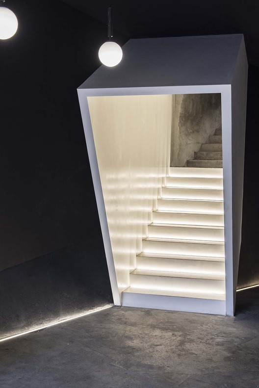 Variation In The Crack • Park Qian / FON STUDIO - Image 10 of 38