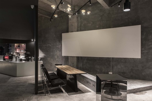 Variation In The Crack • Park Qian / FON STUDIO - Image 22 of 38