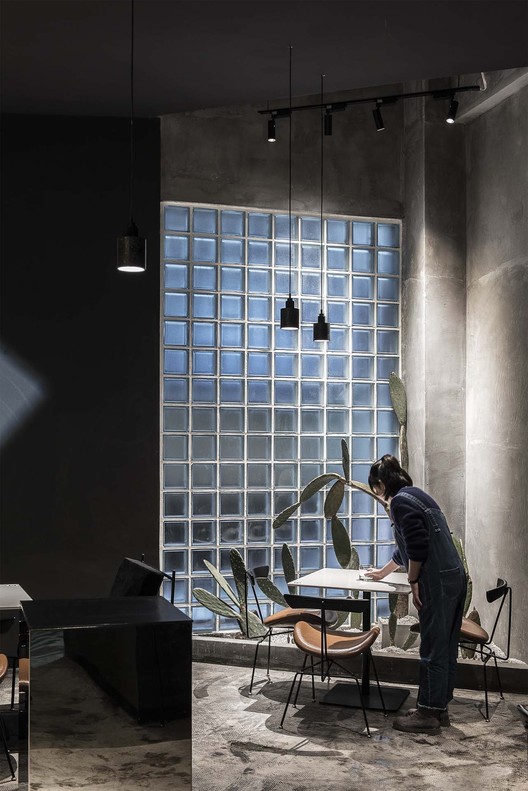 Variation In The Crack • Park Qian / FON STUDIO - Image 18 of 38