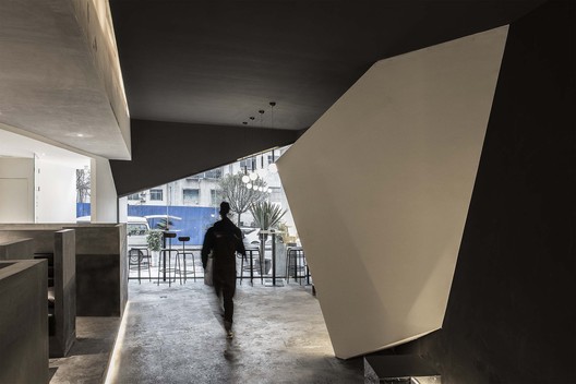 Variation In The Crack • Park Qian / FON STUDIO - Image 36 of 38