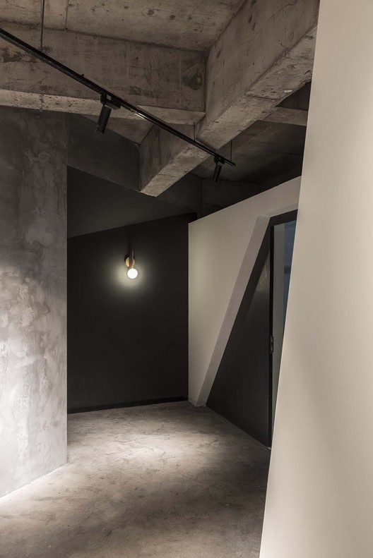 Variation In The Crack • Park Qian / FON STUDIO - Image 23 of 38