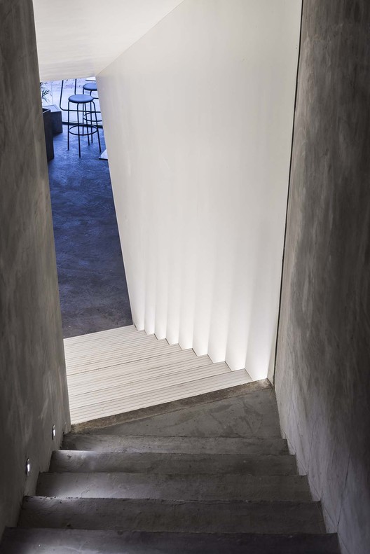 Variation In The Crack • Park Qian / FON STUDIO - Image 26 of 38