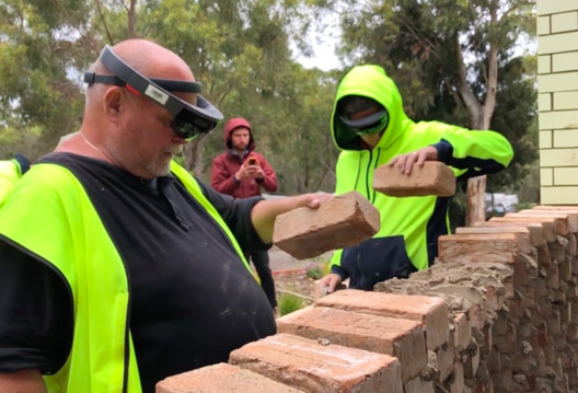 如何使用AR技术建造复杂的砖墙