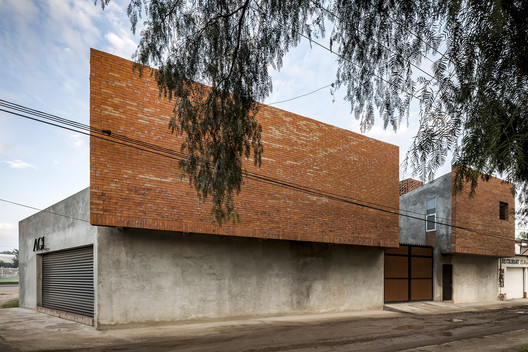 La Ganadera / Cubo Rojo 建筑事务所