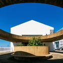 Las posibilidades del concreto pigmentado: 18 edificios impregnados de color - Imagen 2 de 4