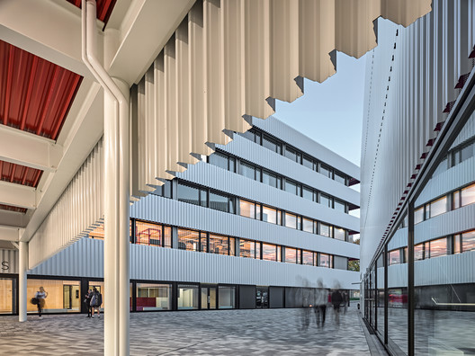 WIN4 Sports Centre / EM2N WIN4 Sports Centre / EM2N - Image 5 of 19