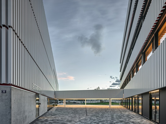 WIN4 Sports Centre / EM2N WIN4 Sports Centre / EM2N - Image 12 of 19