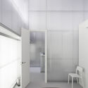 Clínica de Fisioterapia / Alberich-Rodríguez Arquitectos - Clínica, Baño, Fachada, Sillas