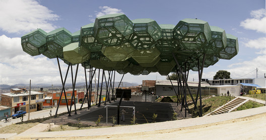 Bosque da Esperança / El Equipo Mazzanti