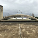 奥斯卡•尼迈耶经典作品“Rachid Karami会展中心”，因年久失修而破败不堪 - Image 1 of 4