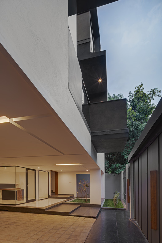 RL Residence / SDeG - Facade, Concrete