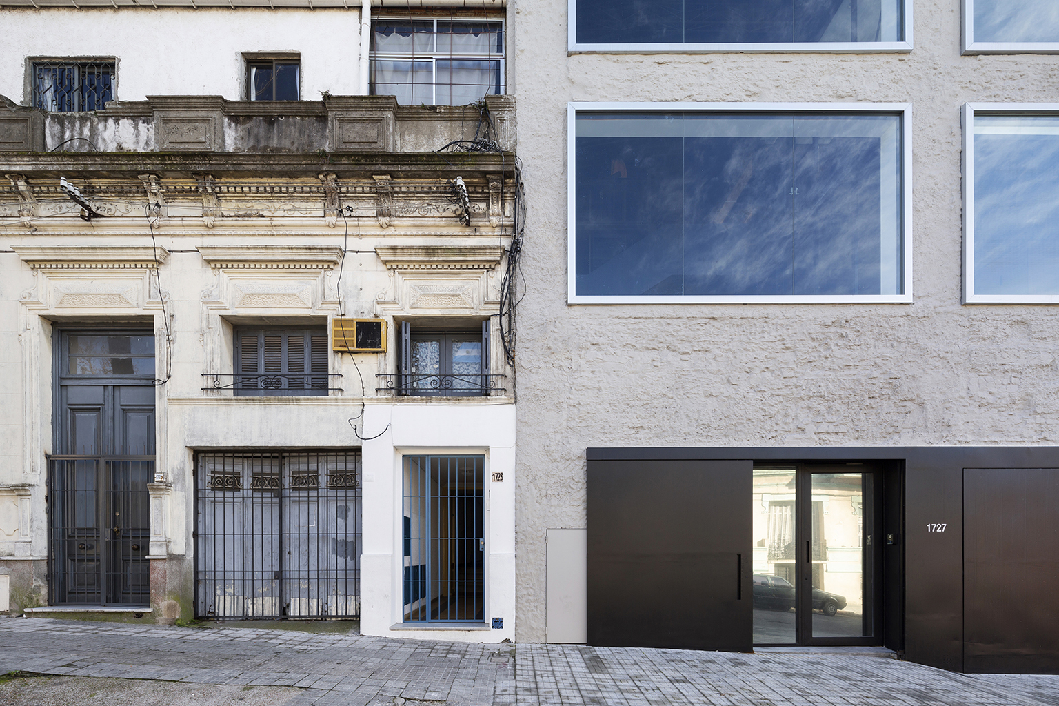 Galería de Oficinas calle Isla de Flores / Pedro Livni 14