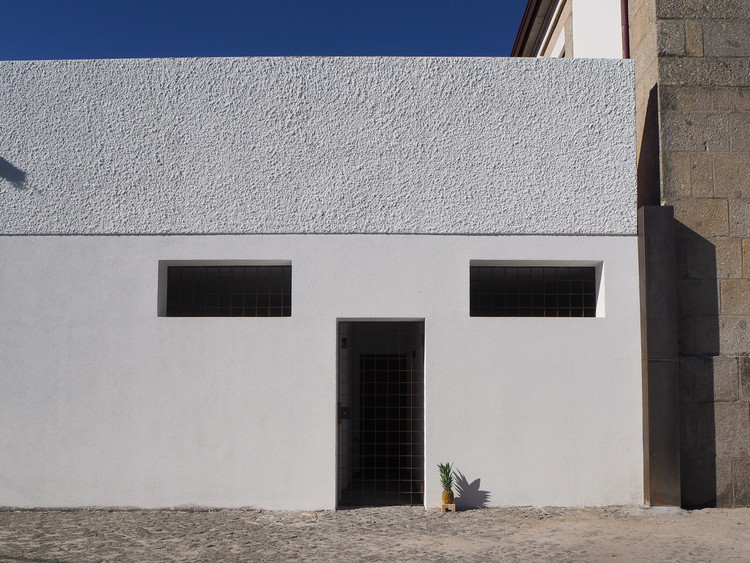 Roriz Social Sanitary Facilities / pema studio - More Images