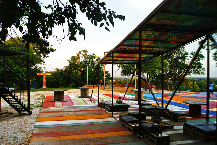 Cerro Mirador / Andrea Stanko Wolf + Sofía Paz + Rolando González Vargas - Jardín, Patio