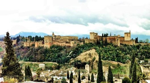 Panoramic view of the Alhambra and 'Cuesta de los Chinos', Granada. Image © Jordi Böhme López [Flickr under CC BY-NC 2.0 license]