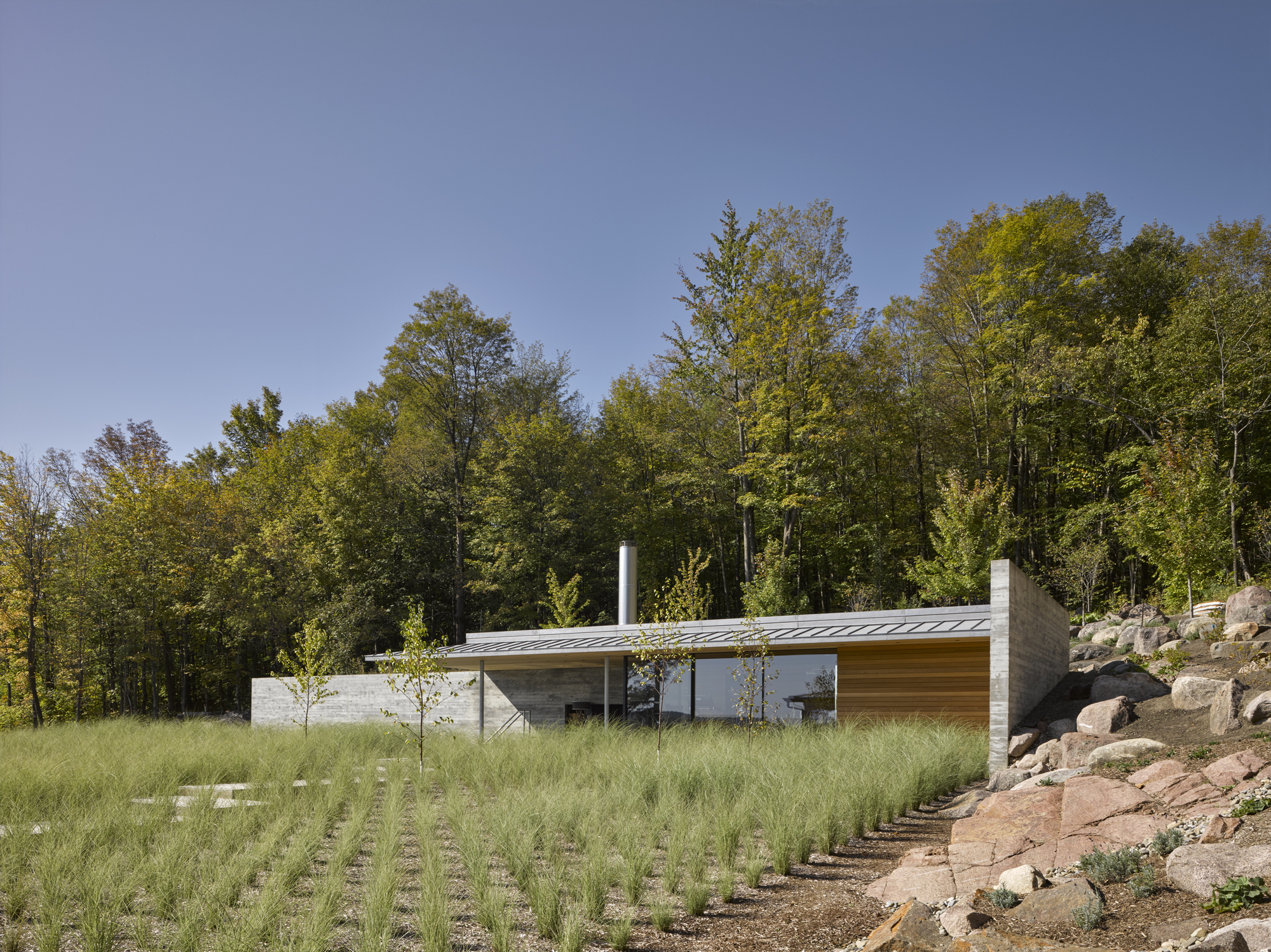 Gallery of Quebec Pool House / MackayLyons Sweetapple Architects 7