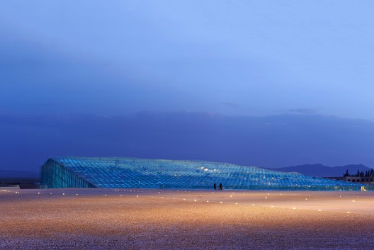 Encore Dunhuang Theater / BIAD-ZXD ARCHITECTS Encore Dunhuang Theater / BIAD-ZXD ARCHITECTS - Image 10 of 22
