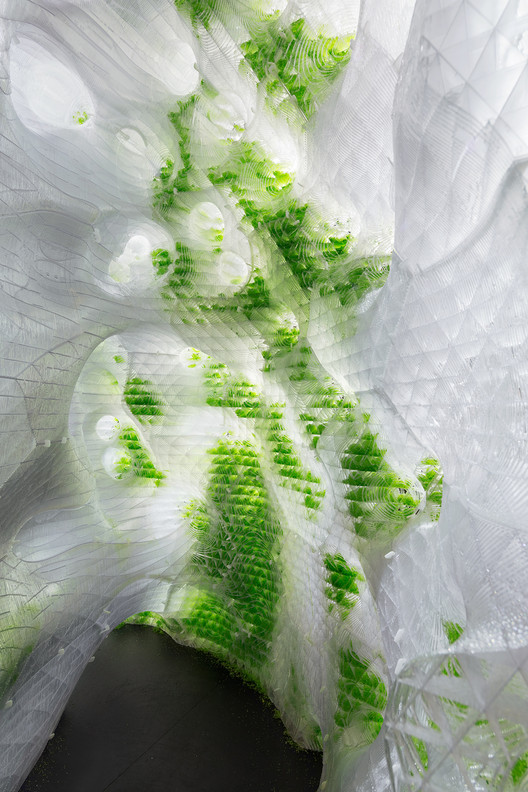 Centre Pompidou hosts Living Sculptures investigating Life in a Digital Age - Image 11 of 17