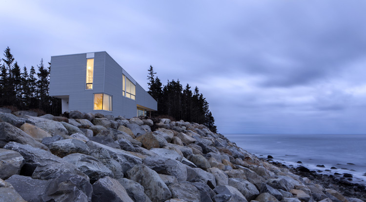 De Vries House / Mackay-Lyons Sweetapple Architects - Residential, Coast