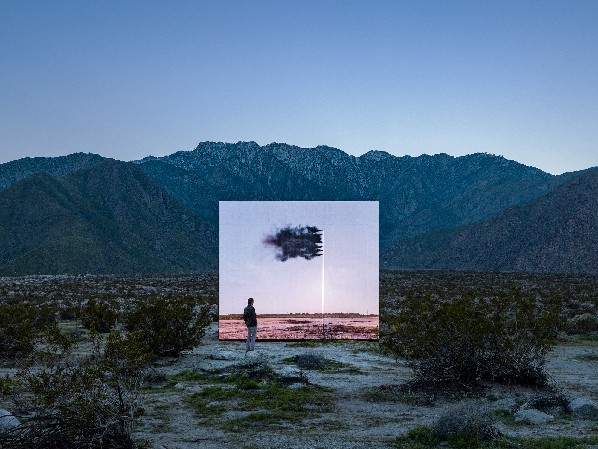 Gallery of 19 Contemporary Installations Dotted Across the Coachella