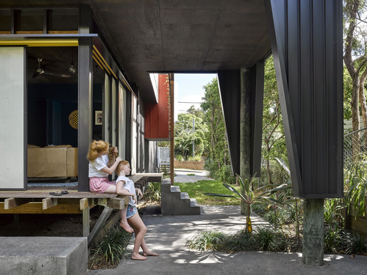Harriet House / Bligh Graham Architects - Image 2 of 25
