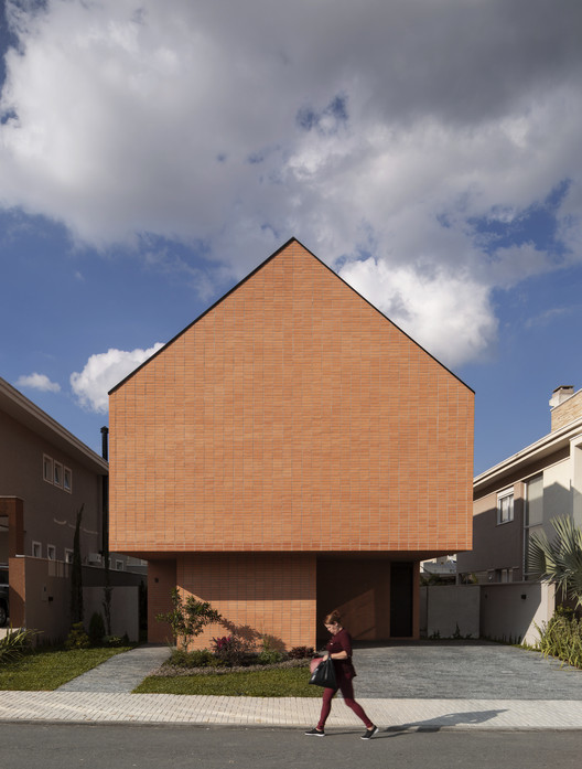 Casa CM / Arquea Arquitetos - Imagen 9 de 25