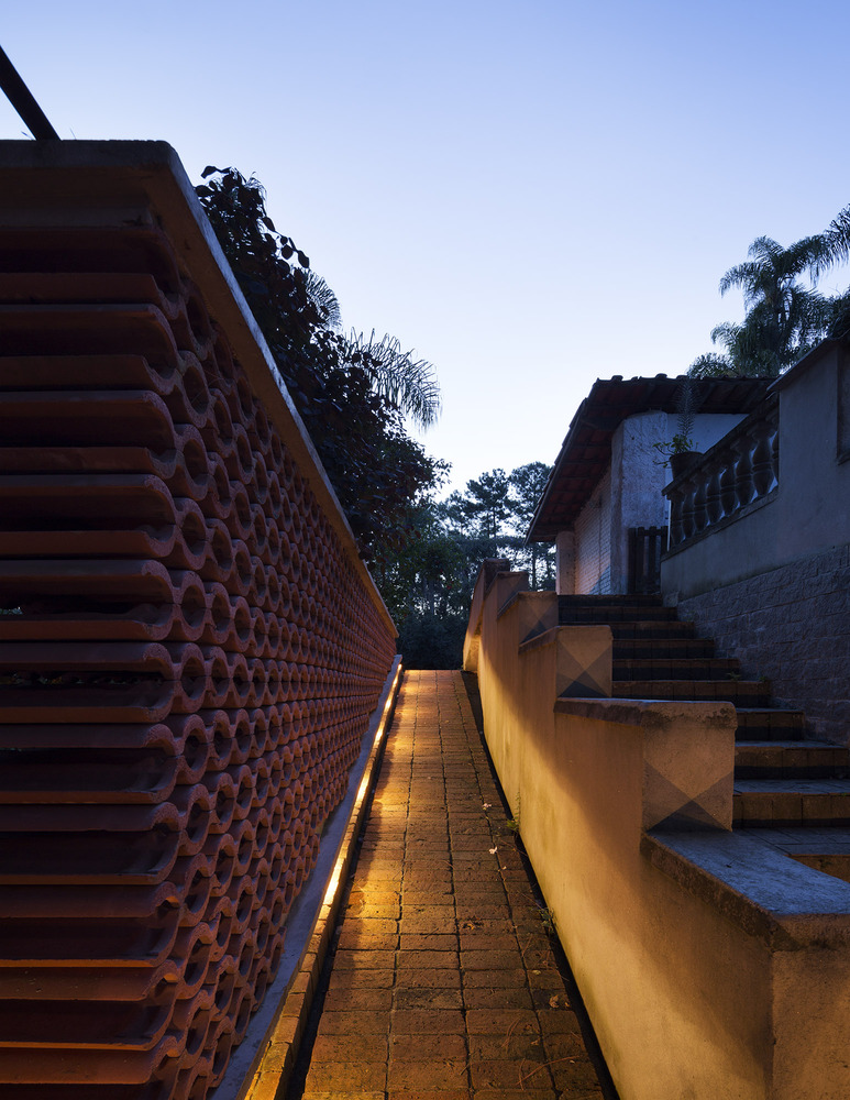 Sauna São Roque / messina | rivas - Escada, Fachada, Corrimão, Cerca