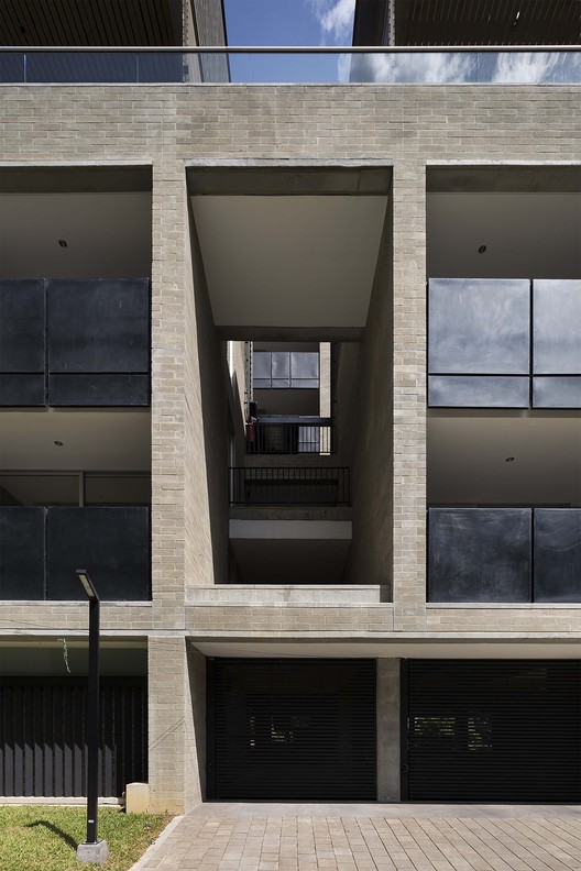 Obra 15 / Llano Arquitetos - Imagem 4 de 22