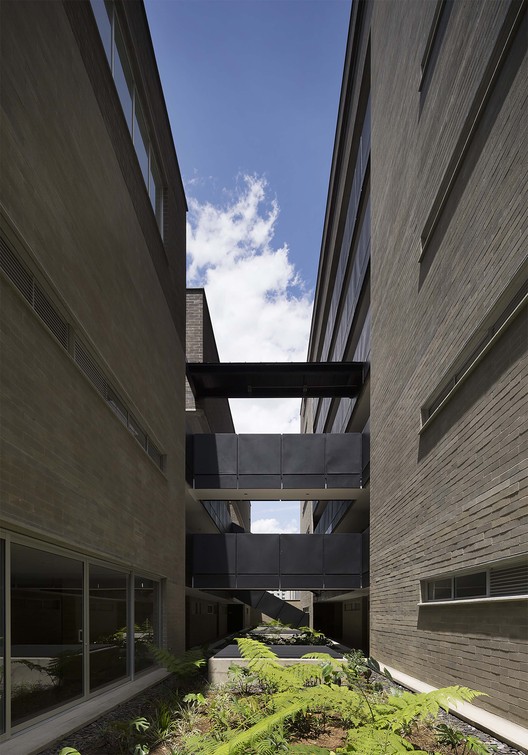 Obra 15 / Llano Arquitetos - Imagem 17 de 22