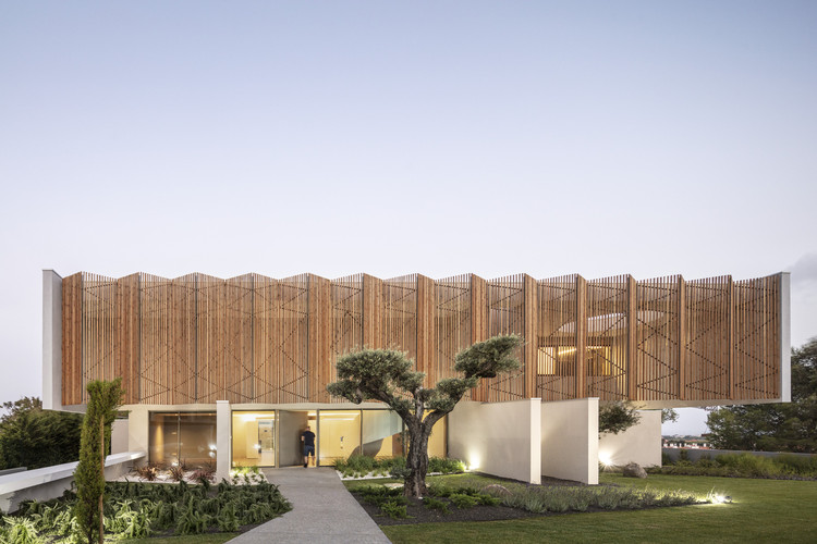 Beloura House IV / Estúdio Urbano - Facade, Garden