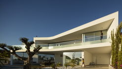 House in Canavial / Vitor Vilhena Architects