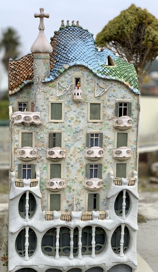'Gaudí in Valparaíso' presents, for the first time in Chile, iconic works by the Catalan architect. - Image 8 of 9