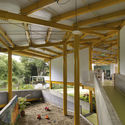 Jardín de niños CCB / MRV Arquitectos - Kindergarten, Jardín, Fijación Vigas, Fachada, Pilares