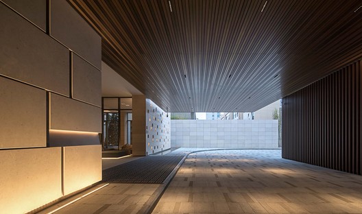 Joyze Hotel Xiamen, Curio Collection by Hilton / Tanghua Architect & Associates - Image 5 of 20