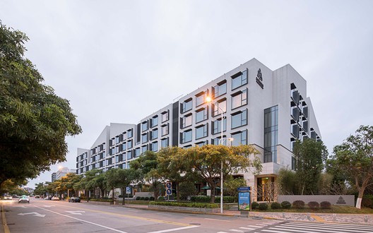 Joyze Hotel Xiamen, Curio Collection by Hilton / Tanghua Architect & Associates - Image 6 of 20