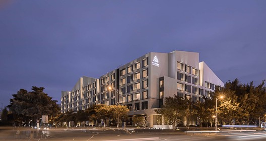 Joyze Hotel Xiamen, Curio Collection by Hilton / Tanghua Architect & Associates - Image 7 of 20