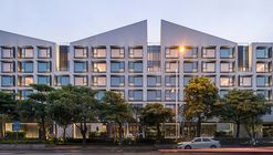 Joyze Hotel Xiamen, Curio Collection by Hilton / Tanghua Architect & Associates