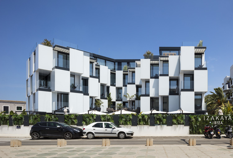 Hotel Sir Joan Ibiza / Ribas&Ribas Architects - Adaptive Reuse, Facade, Balcony