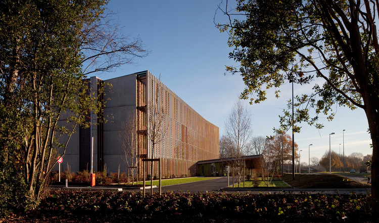 Office 64 de l’Habitat / Patrick Arotcharen - Edifícios Institucionais